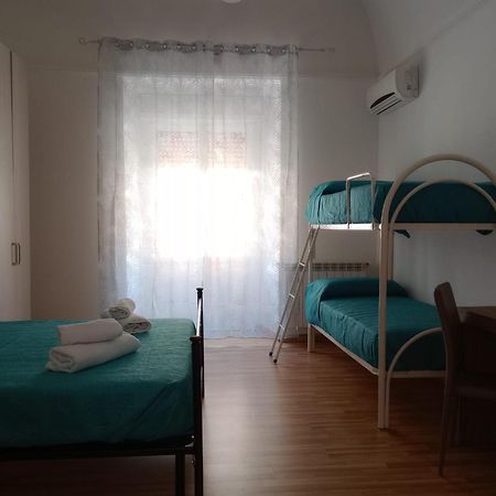 Sweet Home Tra I Due Mari Taranto Kültér fotó