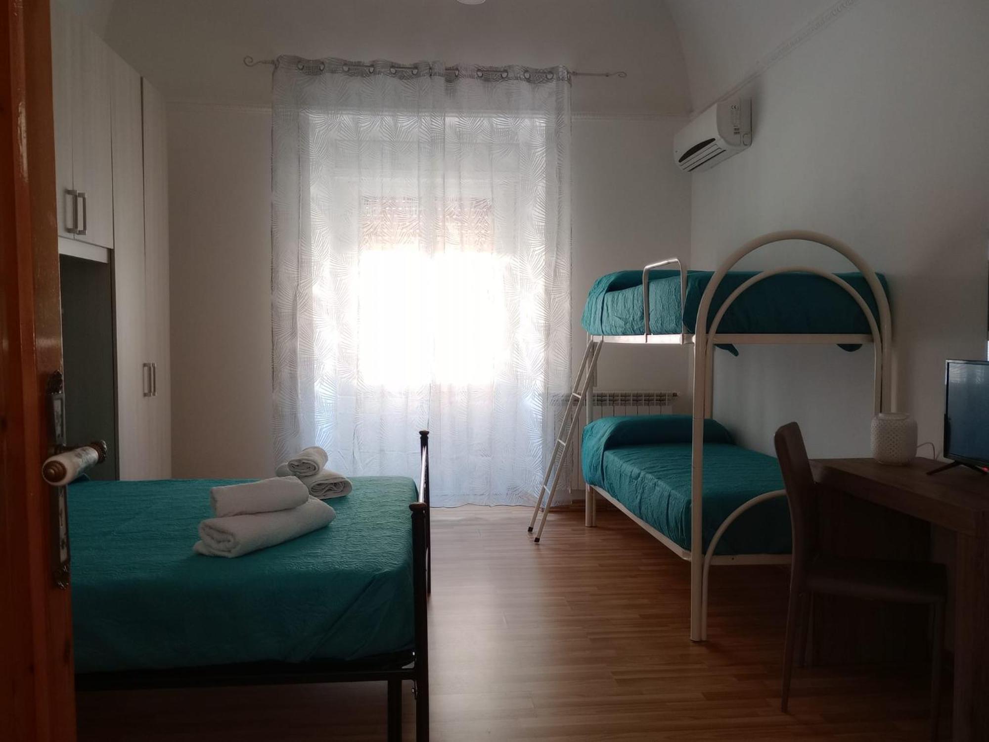Sweet Home Tra I Due Mari Taranto Kültér fotó
